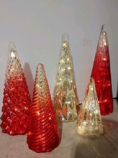 TK Auctions - LED Glass Trees, Set of 5