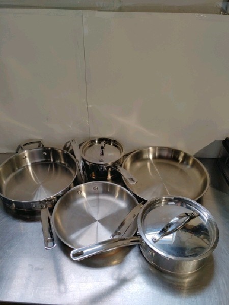 Cladding Signature Cookware TK Auctions - Kirkland Signature 5-ply Clad Stainless Cookware Set, 7-piece