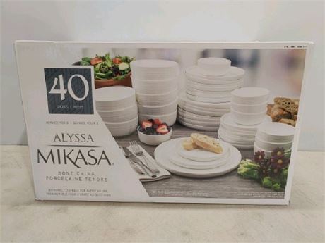 TK Auctions - Mikasa Alyssa bone china set