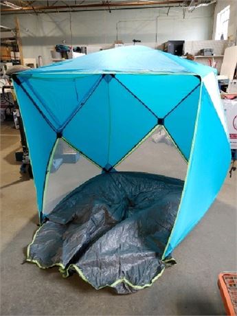 TK Auctions - Old Bahama Bay Pop Up Shelter