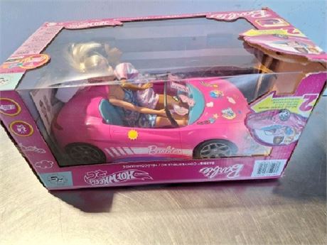 TK Auctions - Hot Wheels Remote Control Barbie Convertible with 2 Dolls